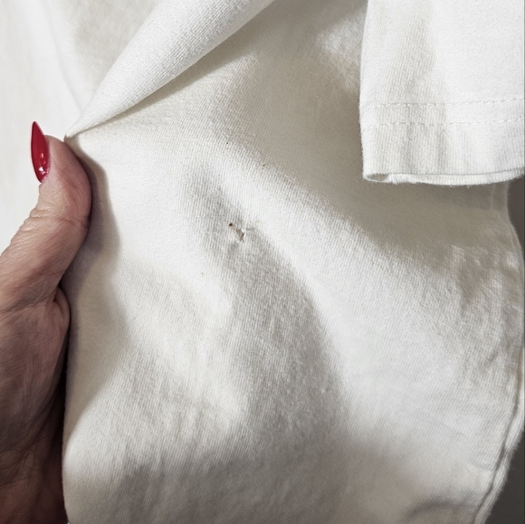 Avirex NYC Vintage White T-Shirt with Red Graphic Mens XL *see Hole - Picture 6 of 9